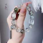 高級感新中式天然翠綠幽靈➕綠阿塞➕綠水晶➕綠兔毛 ➕綠發晶➕藍針方糖以及純銀配飾 原創設計款水晶手鏈手串：圖片 3